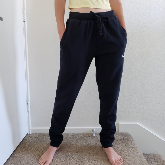 Puma Pants - Puma Sweatpants Joggers in black Relaxed fit Small